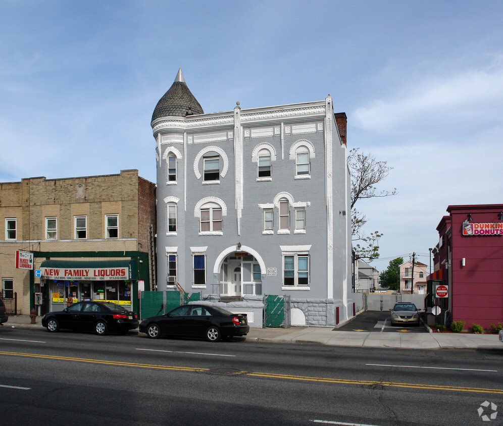 Primary Photo - 1114-1116 Broad St
