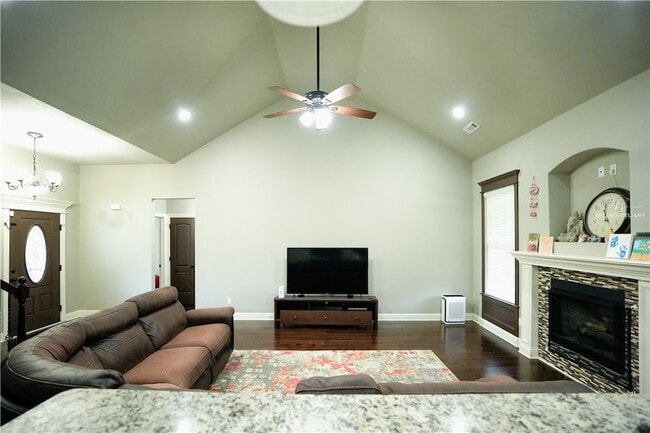 Photo - 2501 SW Tupelo Ave House