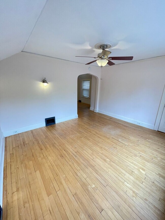 Foto del edificio - 310 E 5th St