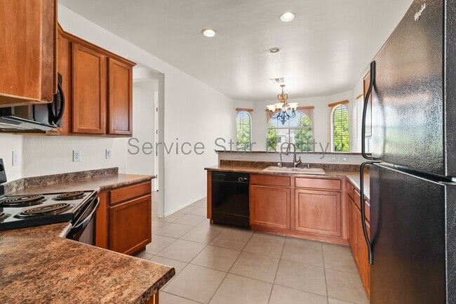 Building Photo - 7315 S 73rd Dr