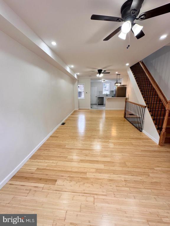 Building Photo - 2441 S Darien St