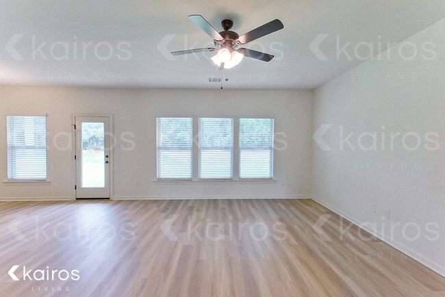 Building Photo - 207 Foggy Ln