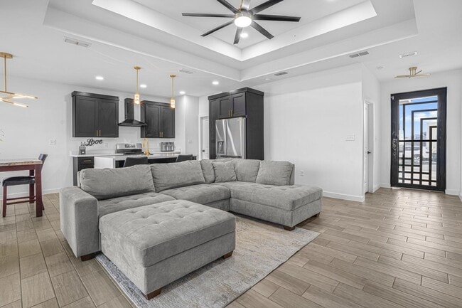 Foto del edificio - 3504 Jorge Sosa Dr