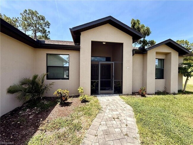 Foto del edificio - 5560 Belrose St