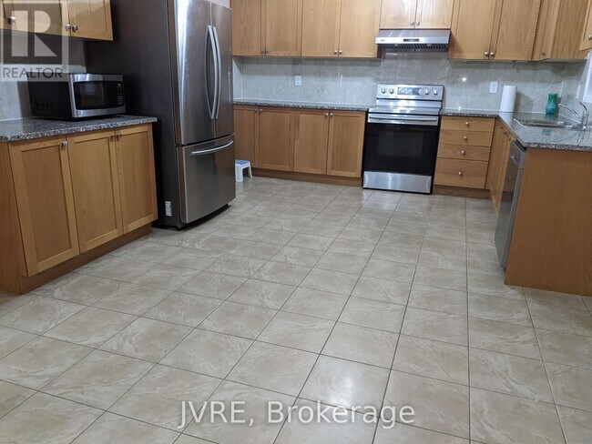 Building Photo - 31 Cookview Dr