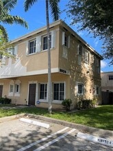 Building Photo - 3926 SW 52nd Ave