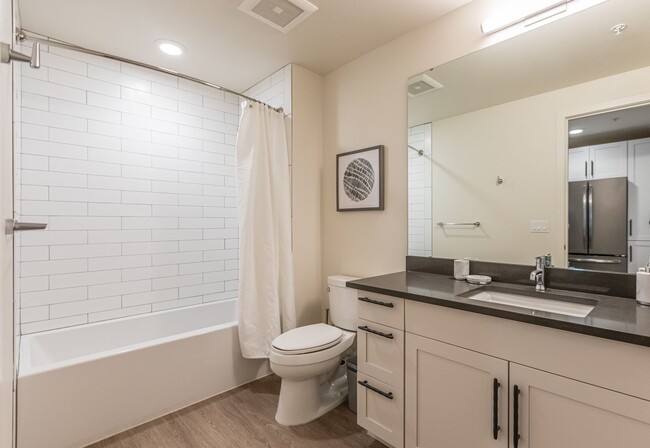 Foto del interior - Rediviva at the Vancouver Waterfront!