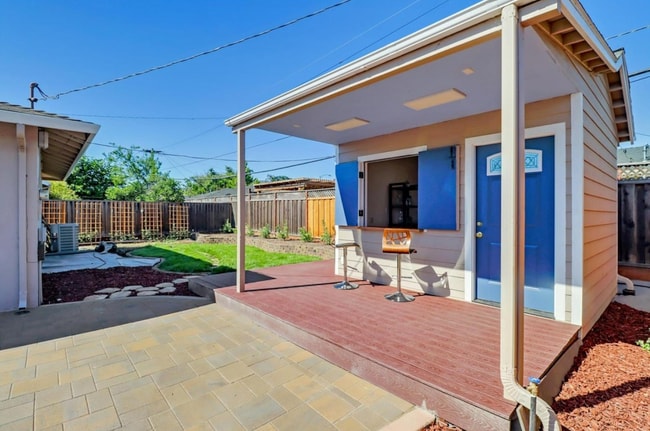Building Photo - 1435 Bouret Dr
