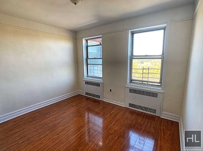 Building Photo - 102 ALBEMARLE ROAD F4