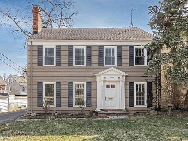 Front of house - 3595 Glencairn Rd