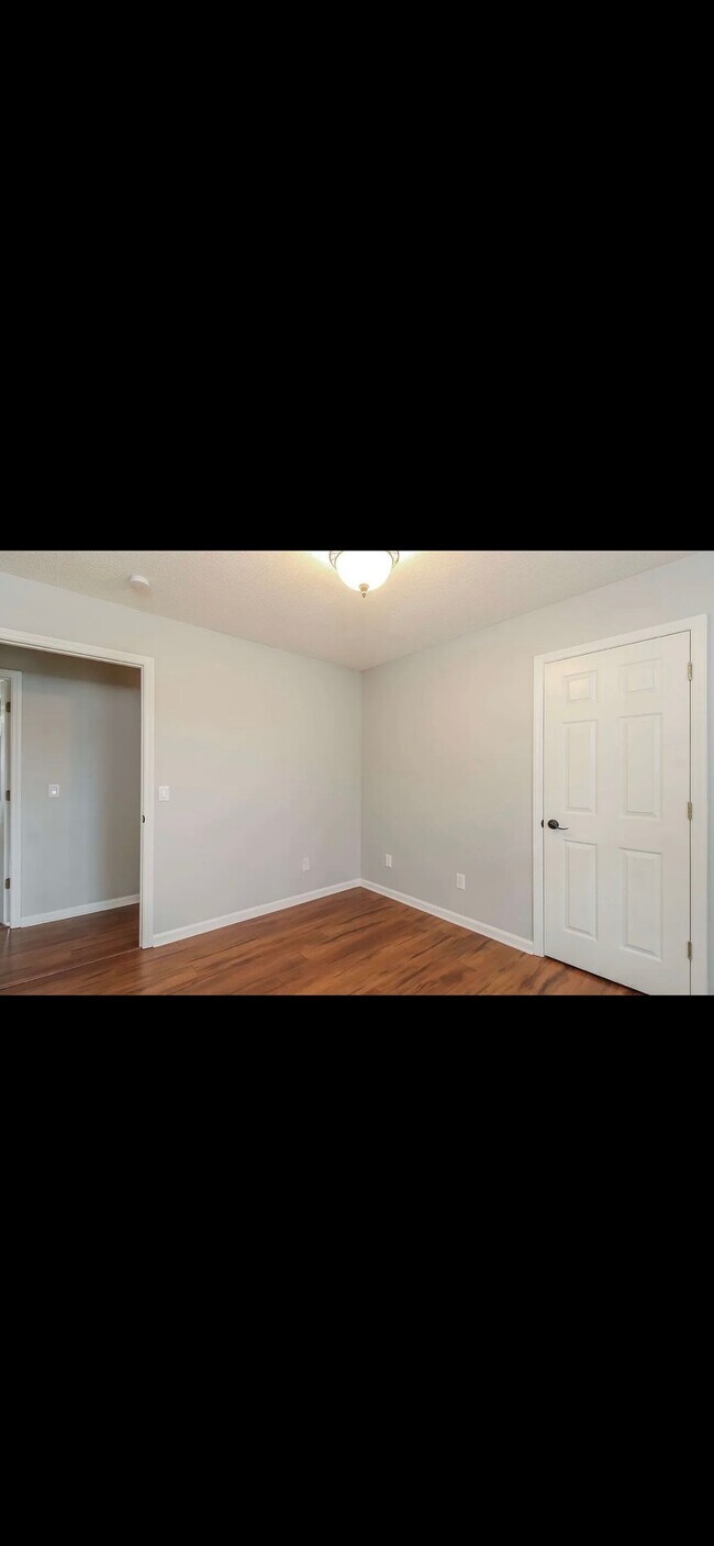 Foto del edificio - 5141 Windsbury Ridge Rd