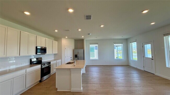 Building Photo - 5515 Guava Ct