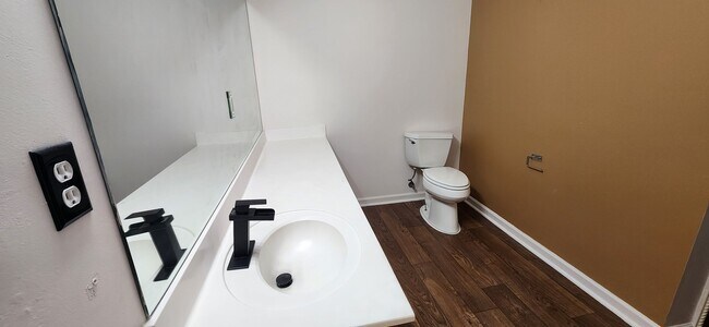 Foto del edificio - 201 Reeves Creek Way