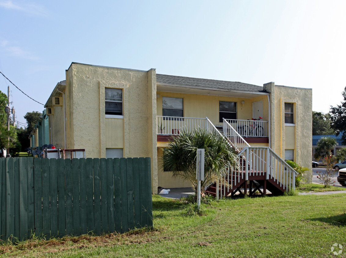 Stone Mill Run - Henley Park Apartments