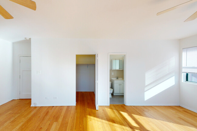 Dining/Living room - 5500 S. Cornell Avenue