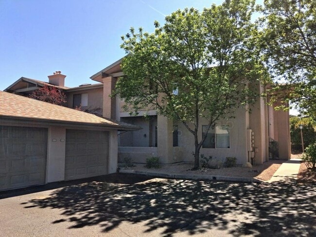 Foto del edificio - 985 E Mingus Ave