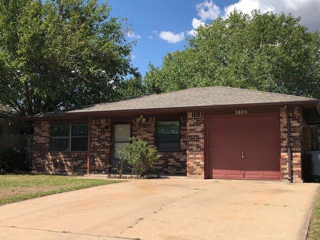 Building Photo - 3 bedrooom in the BISHOP SCHOOL DISTRICT!!!