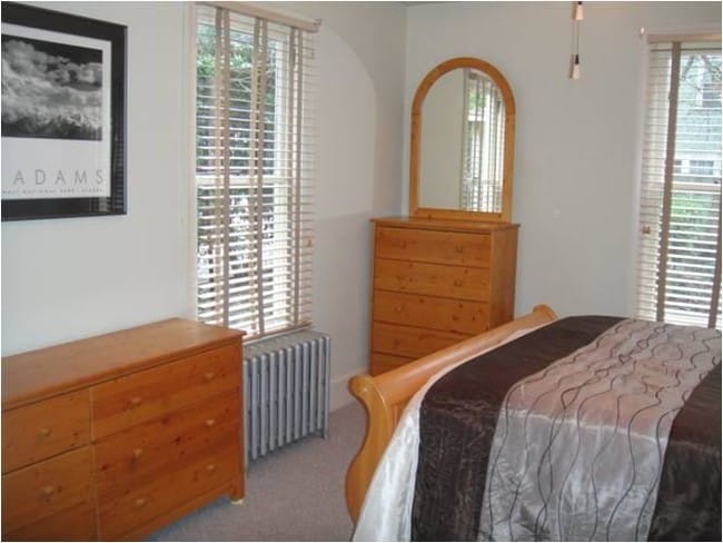 Building Photo - 220 E Vermont Ave