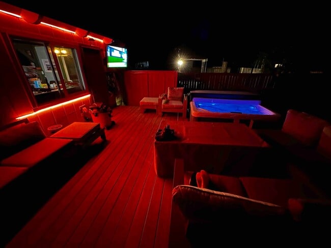 Foto del edificio - 910 Creekwood Dr