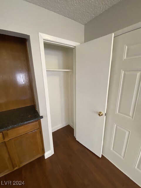 Building Photo - 4110 Sanderling Cir