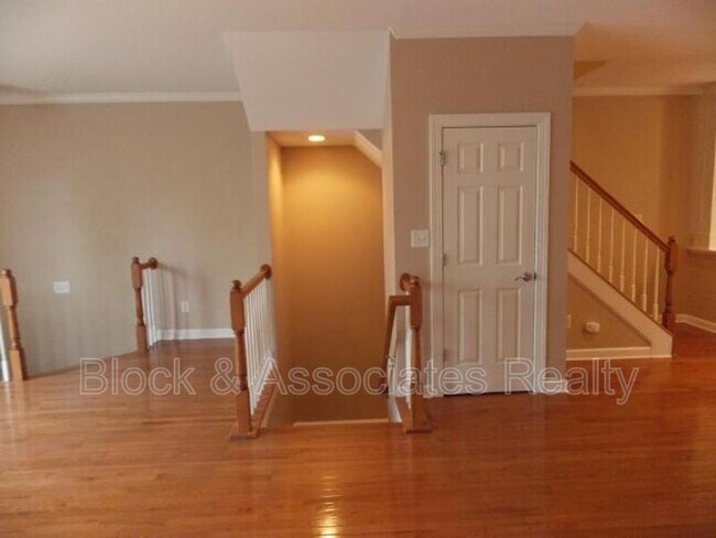 Foto del edificio - 4008 Abbey Park Way