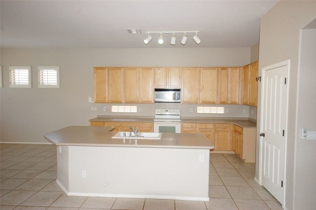 Building Photo - 951 E Taurus Pl