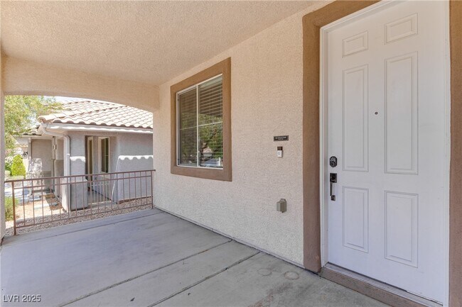 Building Photo - 11057 Village Ridge Ln