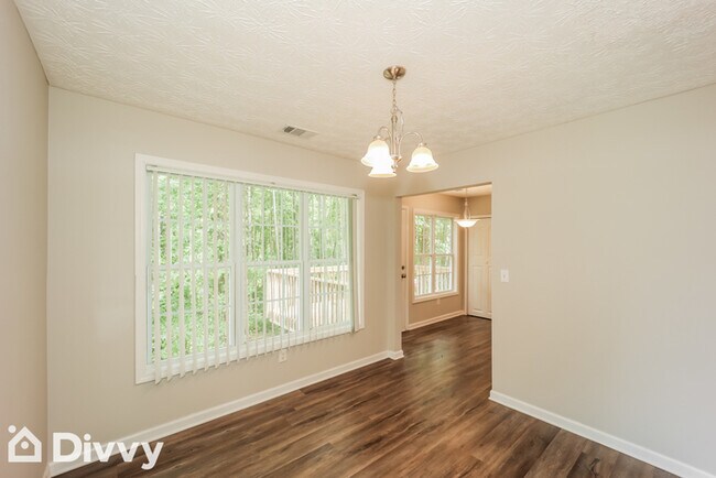 Building Photo - 186 Hawthorn Dr