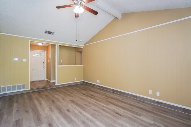 Building Photo - 6029 Dustin Dr