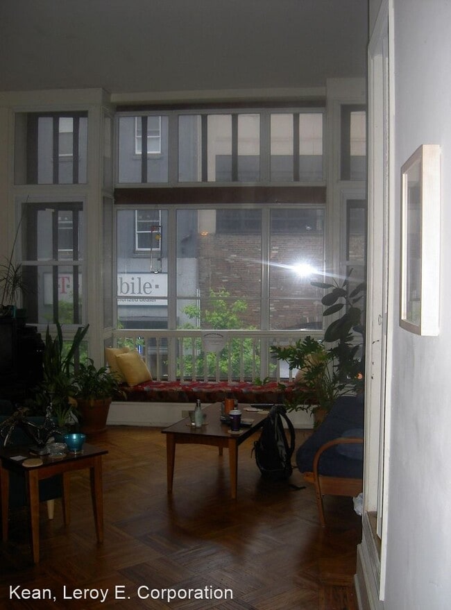Building Photo - 1802 Chestnut St
