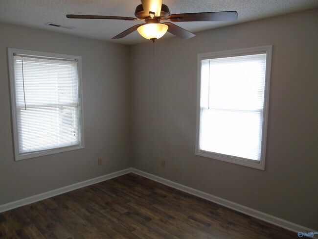 Building Photo - 1503 Rison Ave NE