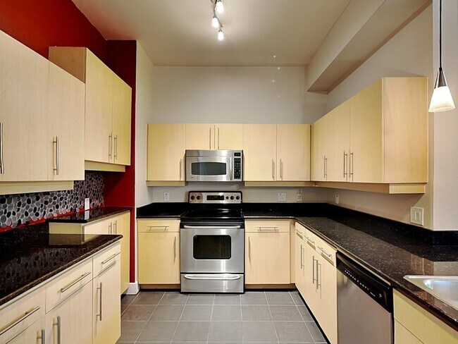 Foto del edificio - 4414 Cedar Springs Rd