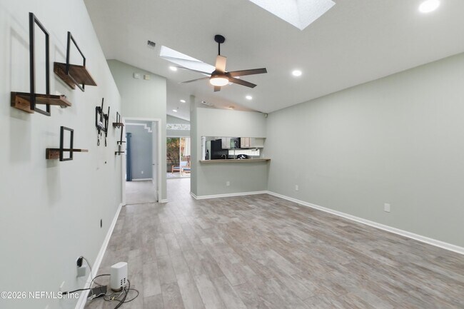 Building Photo - 1662 Evans Dr S