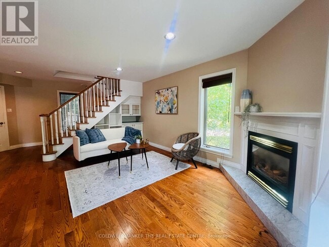 Photo du bâtiment - A - 103 STUART Ave S