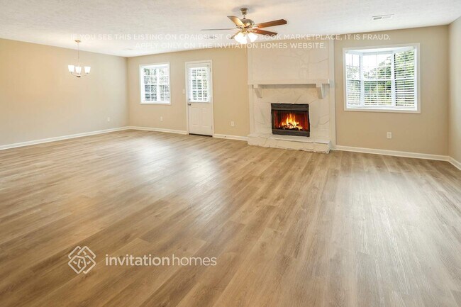 Foto del edificio - 888 Tall Deer Dr