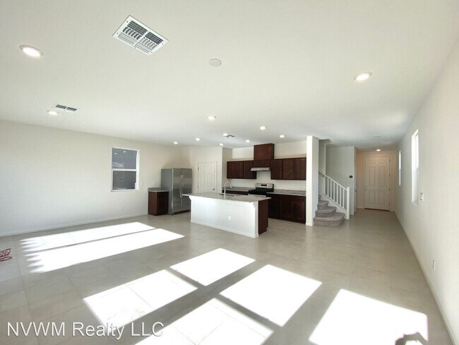 Building Photo - 5 br, 3 bath House - 6975 Bard Ave