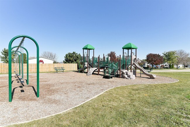 Building Photo - 1 br, 1 bath Mobile Home - Tri-Star Estate...
