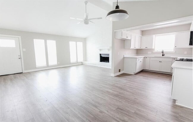 Building Photo - 3402 Pecan Grove Dr