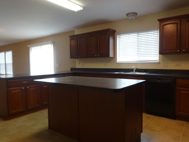 Foto del edificio - 24112 Cedar Creek Ct