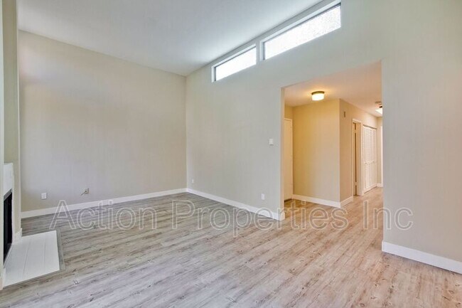 Building Photo - 928 Wright Ave