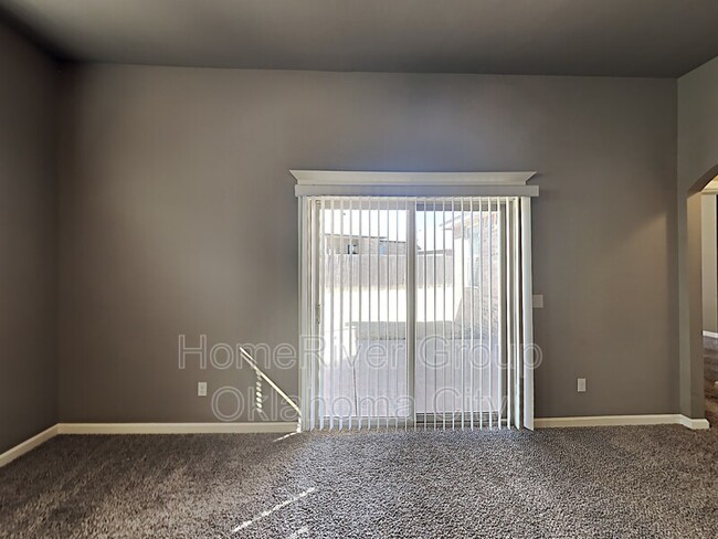 Building Photo - 2325 Chase Way