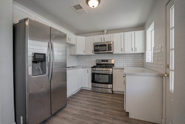 Building Photo - 2646 E WILLETTA ST, PHOENIX AZ