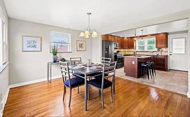 Building Photo - BEAUTIFUL HAVEN!  MOVE-IN READY 3 BEDROOM,...