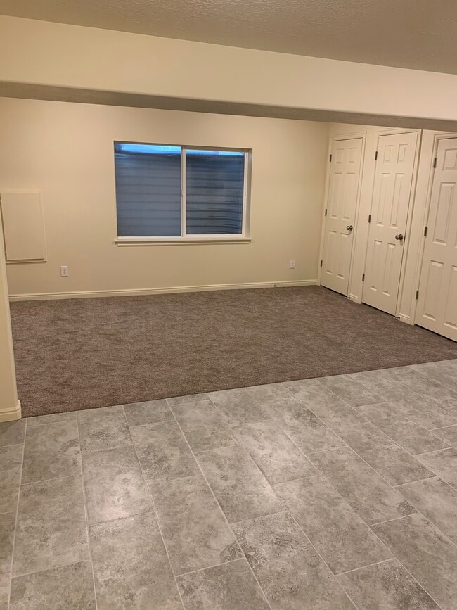 Building Photo - 123 W 7500 S