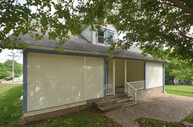 Foto del edificio - Beautiful Historic 3 Bedroom, 2 bath Home ...