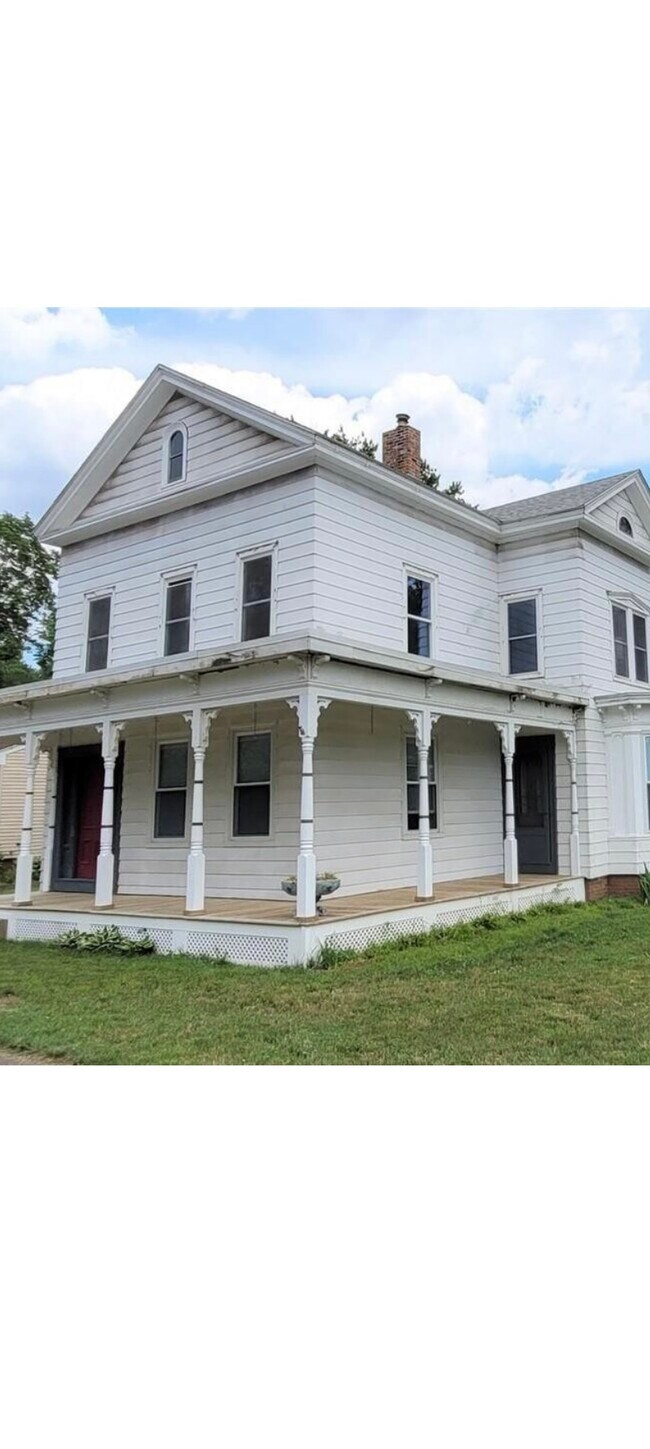 Building Photo - 10 N Main St