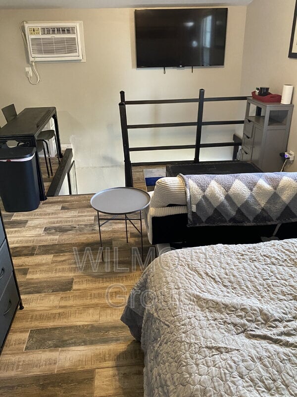 Photo - 1230 E Ohio St Apartment