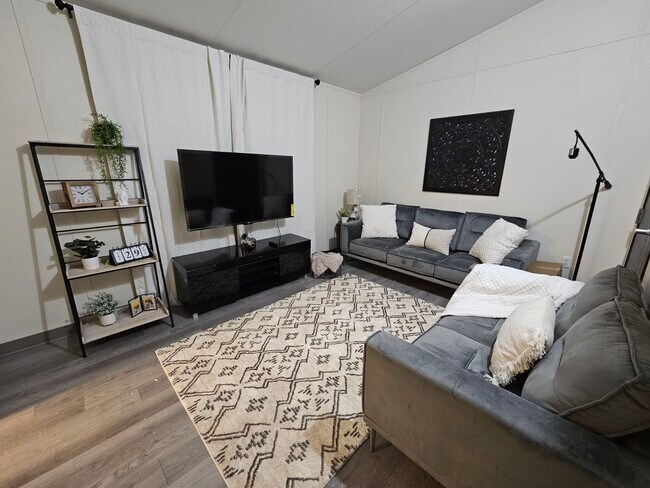 Foto del edificio - 12948 Ben Gurion St