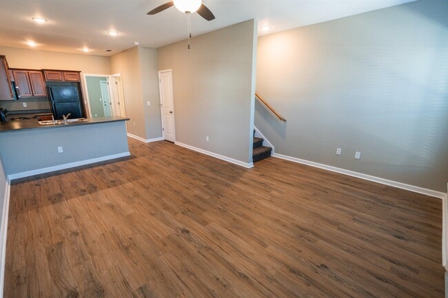 Building Photo - 2247 Del Carmel Way