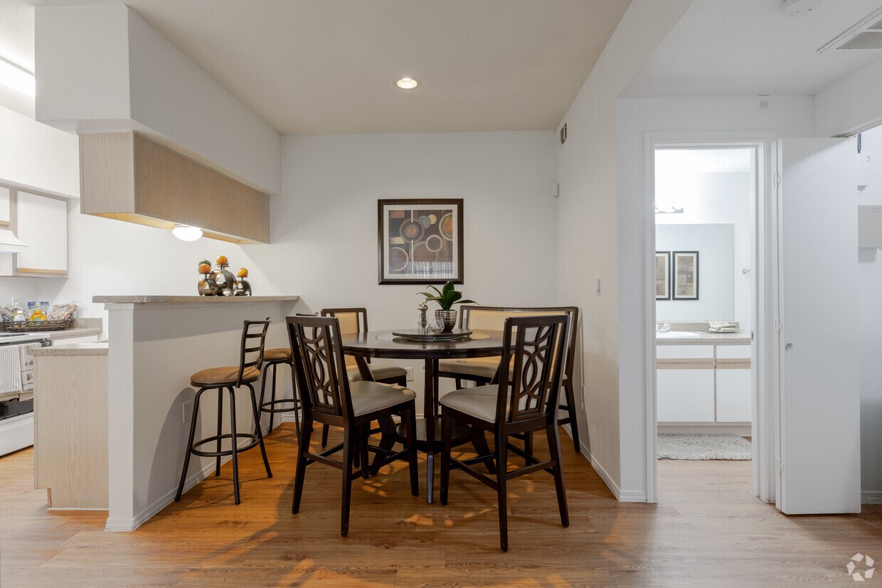 Sunrise Bluffs Apartments in Austin, TX